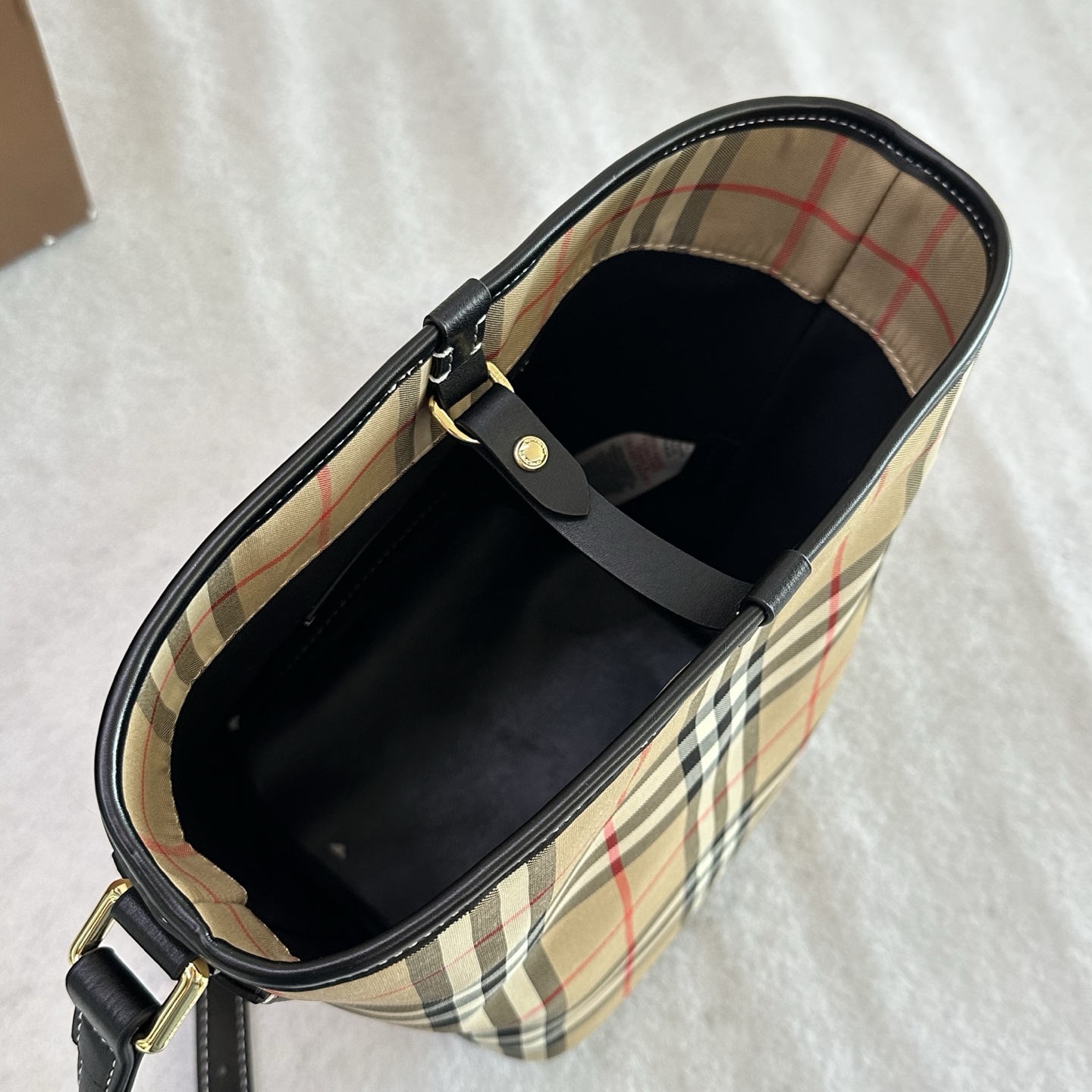Bv*b*rry bucket-16x15x23cm