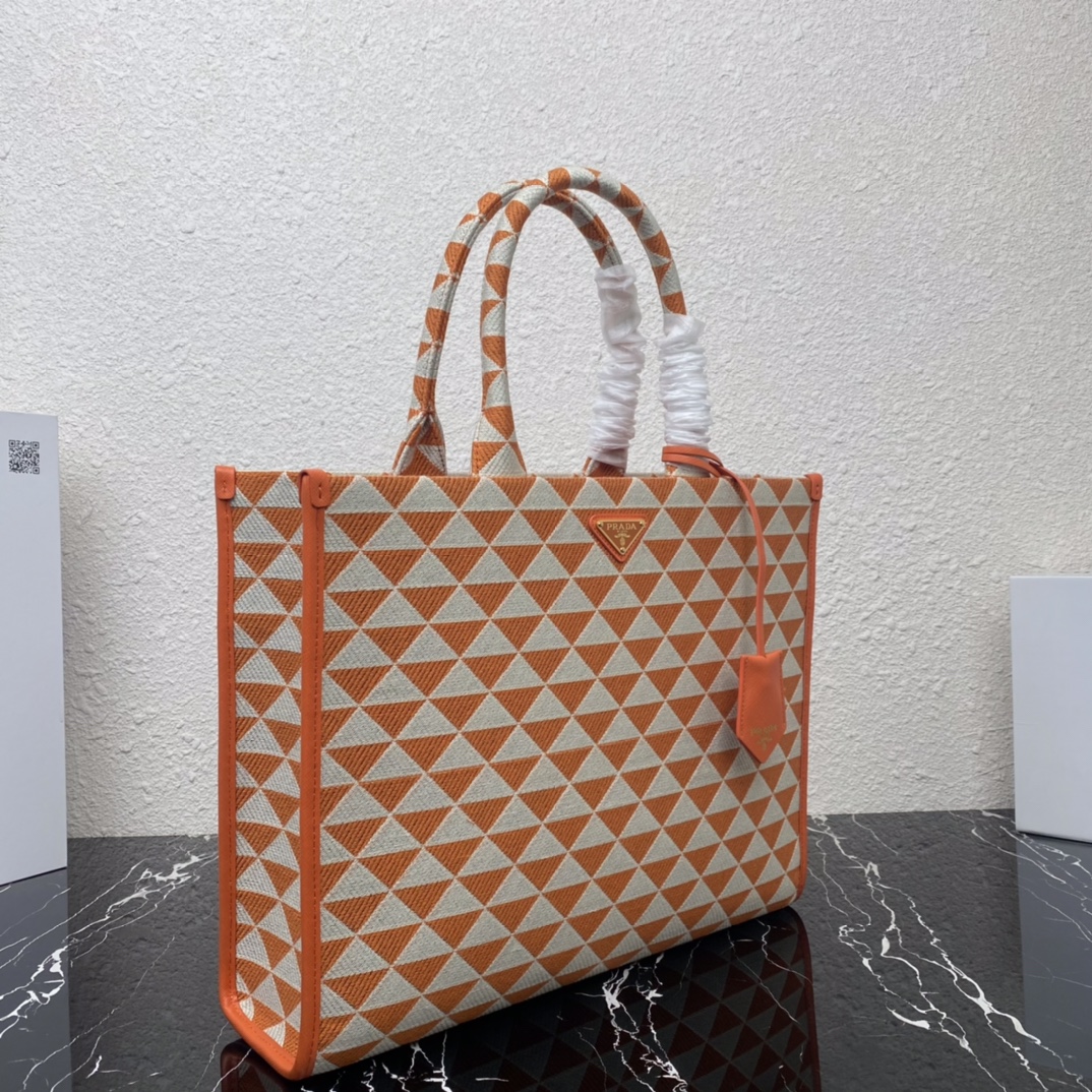 Pra*a small tote in saffiano leather 1ba356-39*31*11cm