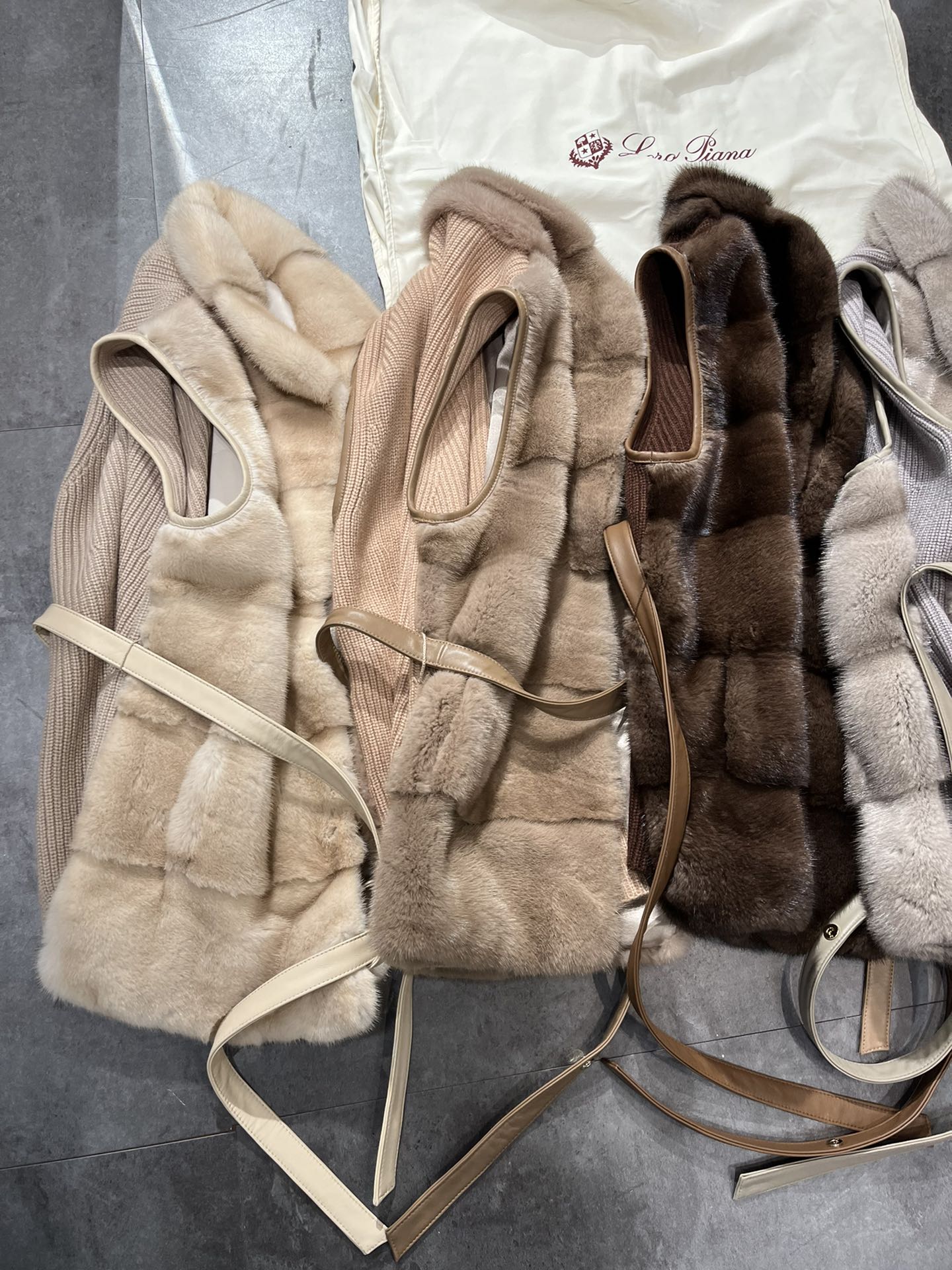 L0r0 P1ana cashmere knitted vest