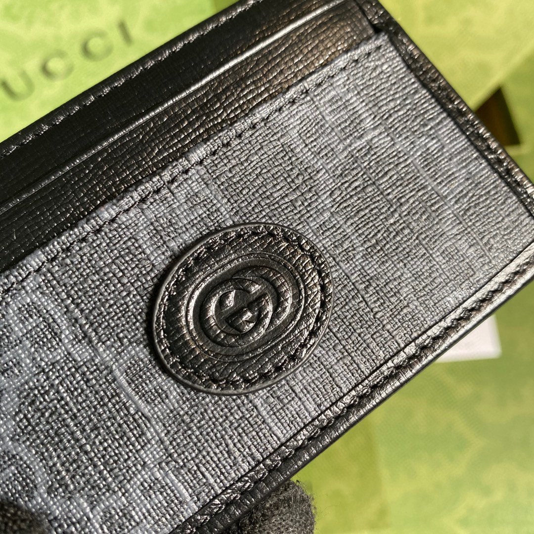 G*u*i wallet-10*7.5cm