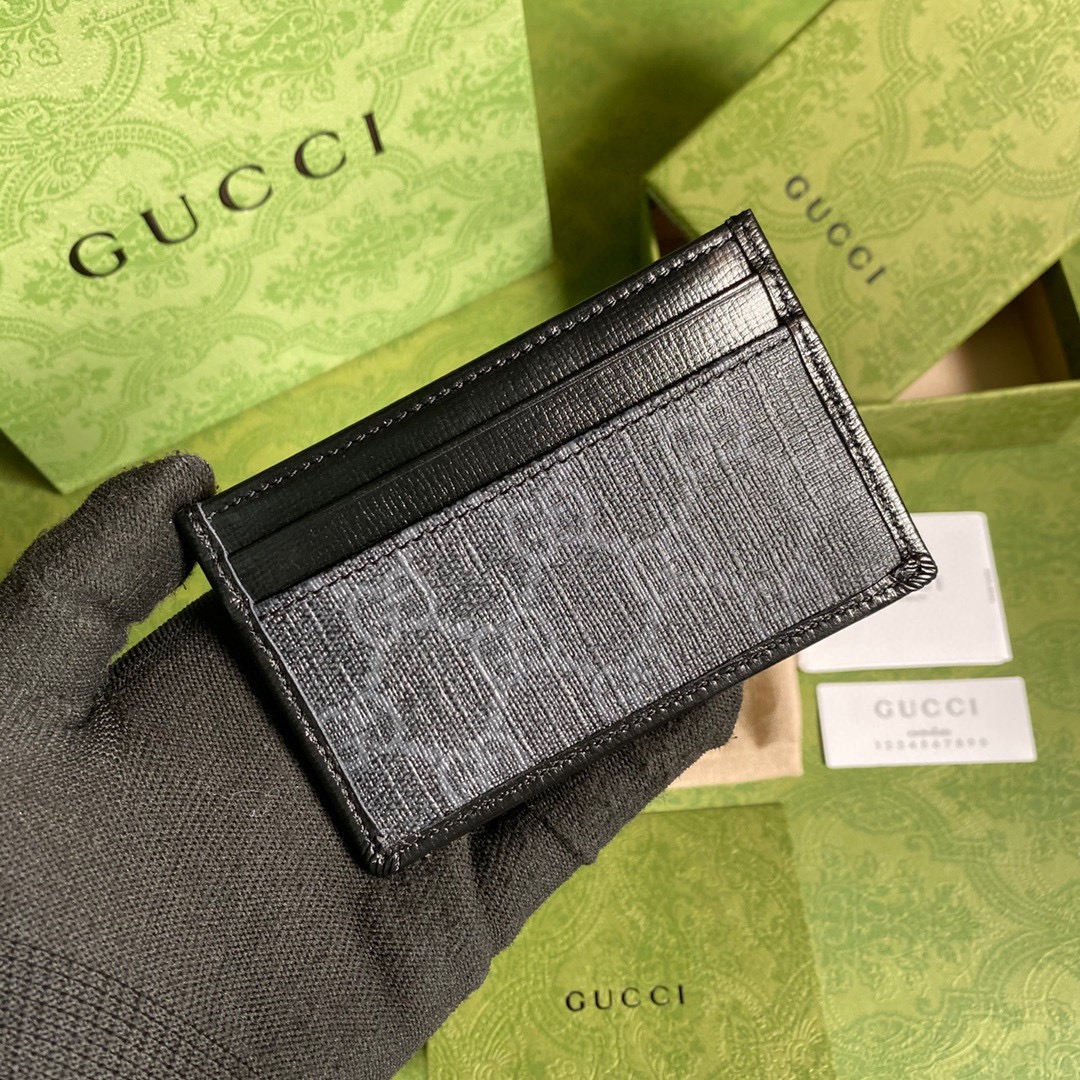 G*u*i wallet-10*7.5cm