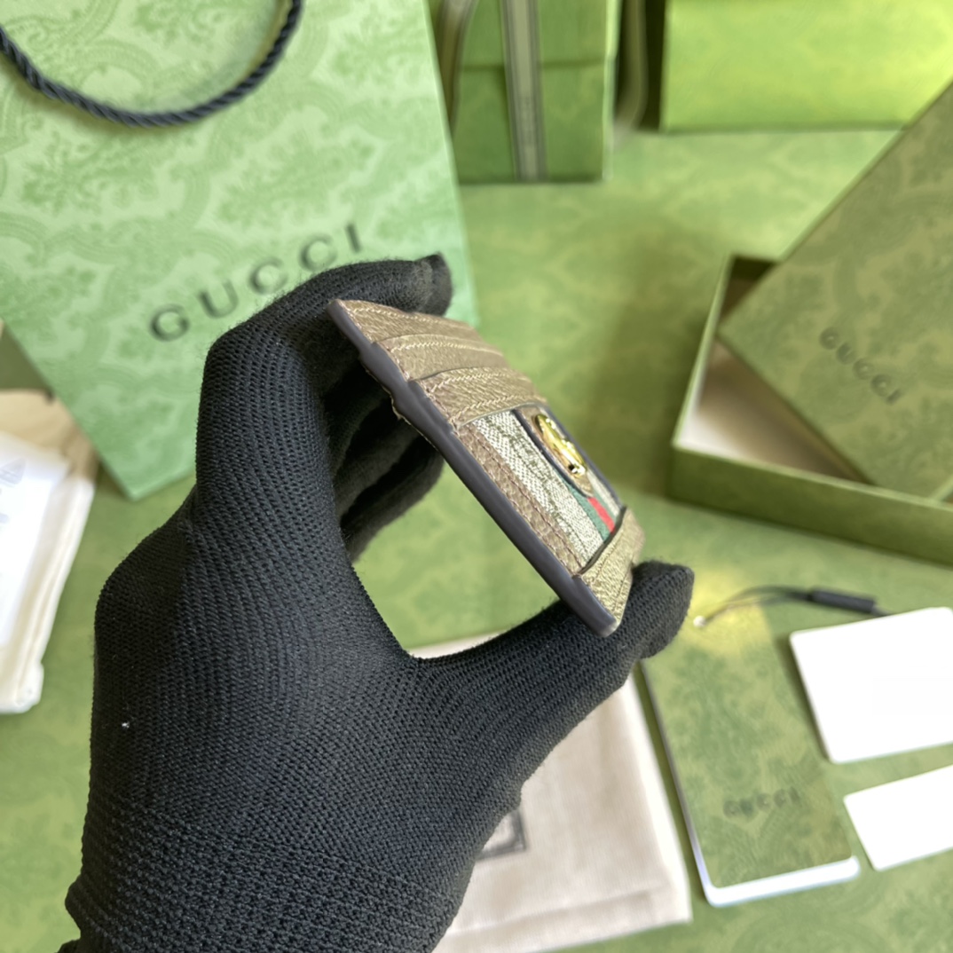 G*u*i wallet-10*7.5cm