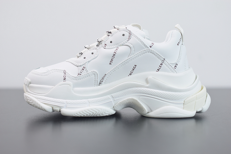 Ba*len*cia*ga triple s
