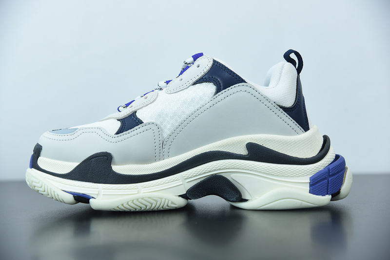 Ba*len*cia*ga triple s