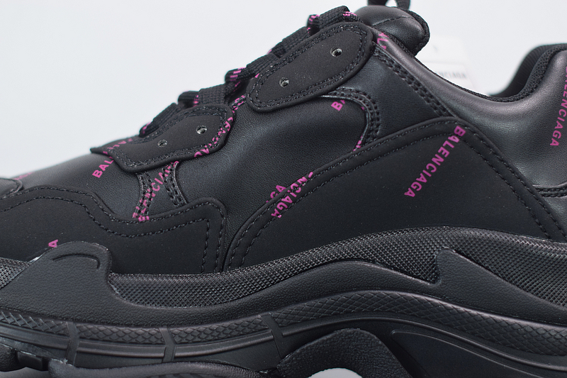 Ba*len*cia*ga triple s