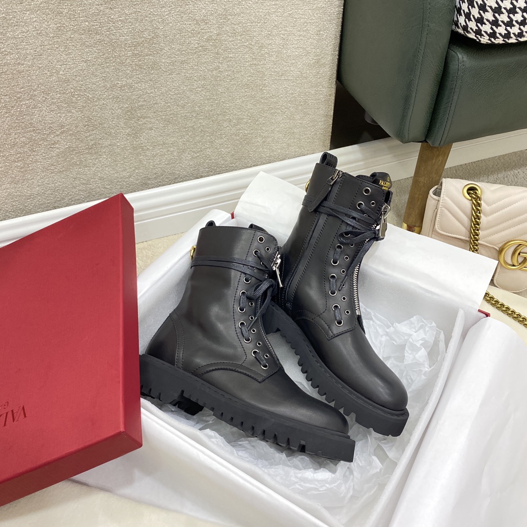 Va1e*ntin0 boots