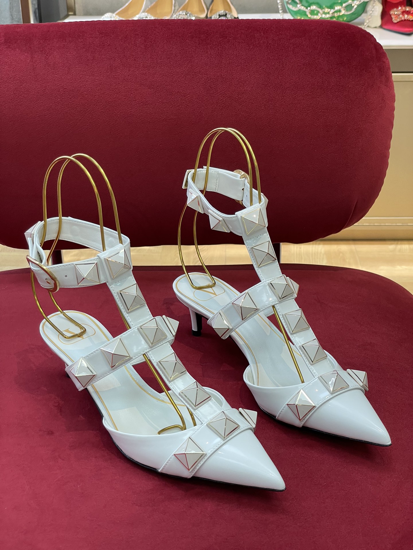 Va1e*ntin0 2022ss heels(size:35-42)