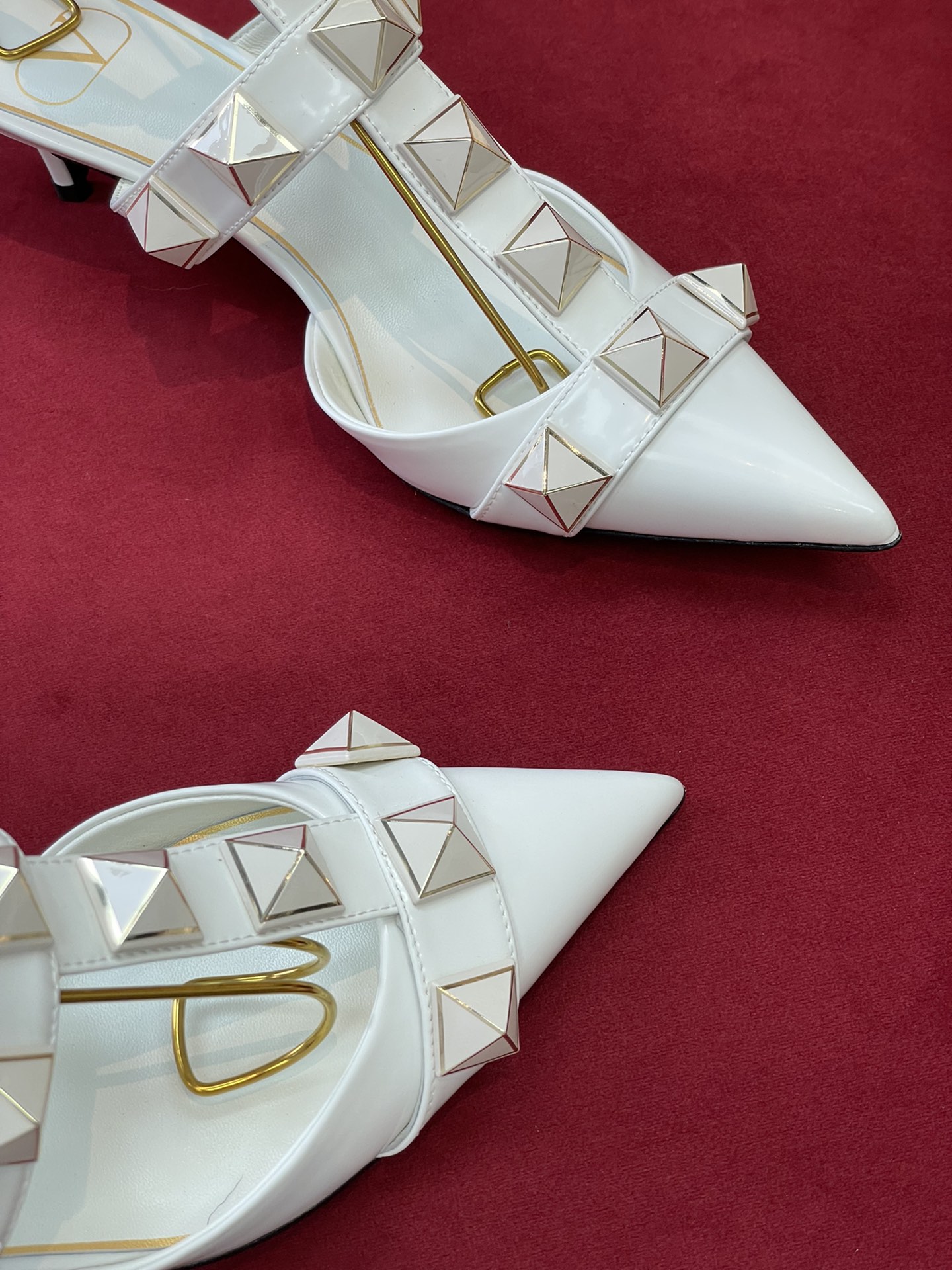 Va1e*ntin0 2022ss heels(size:35-42)