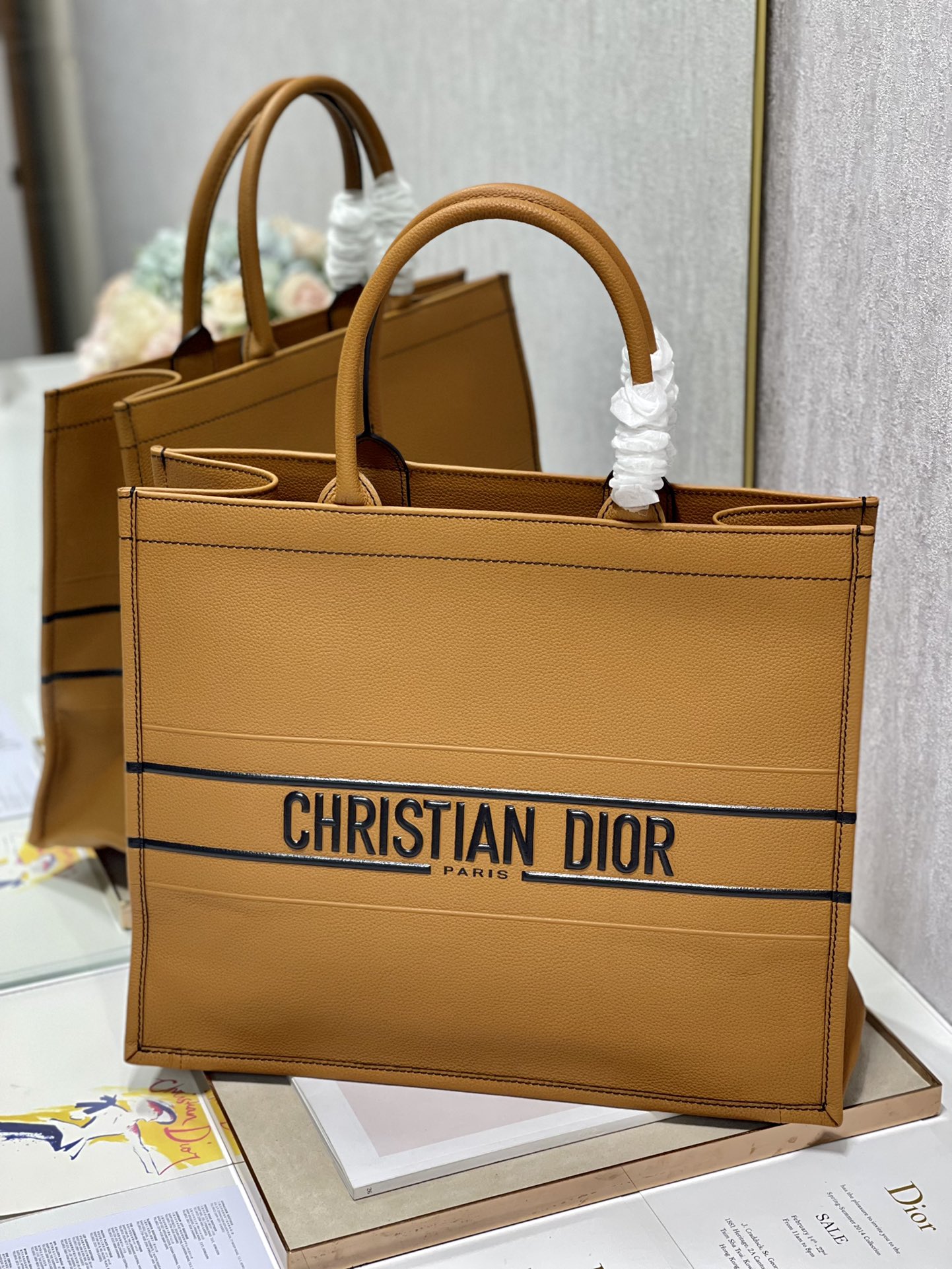 D*or book tote