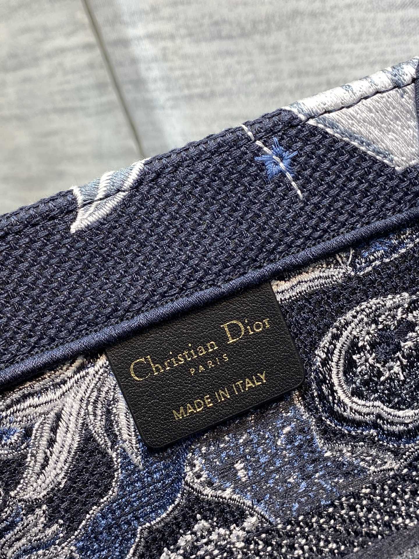 D*or small book tote-36.5cm