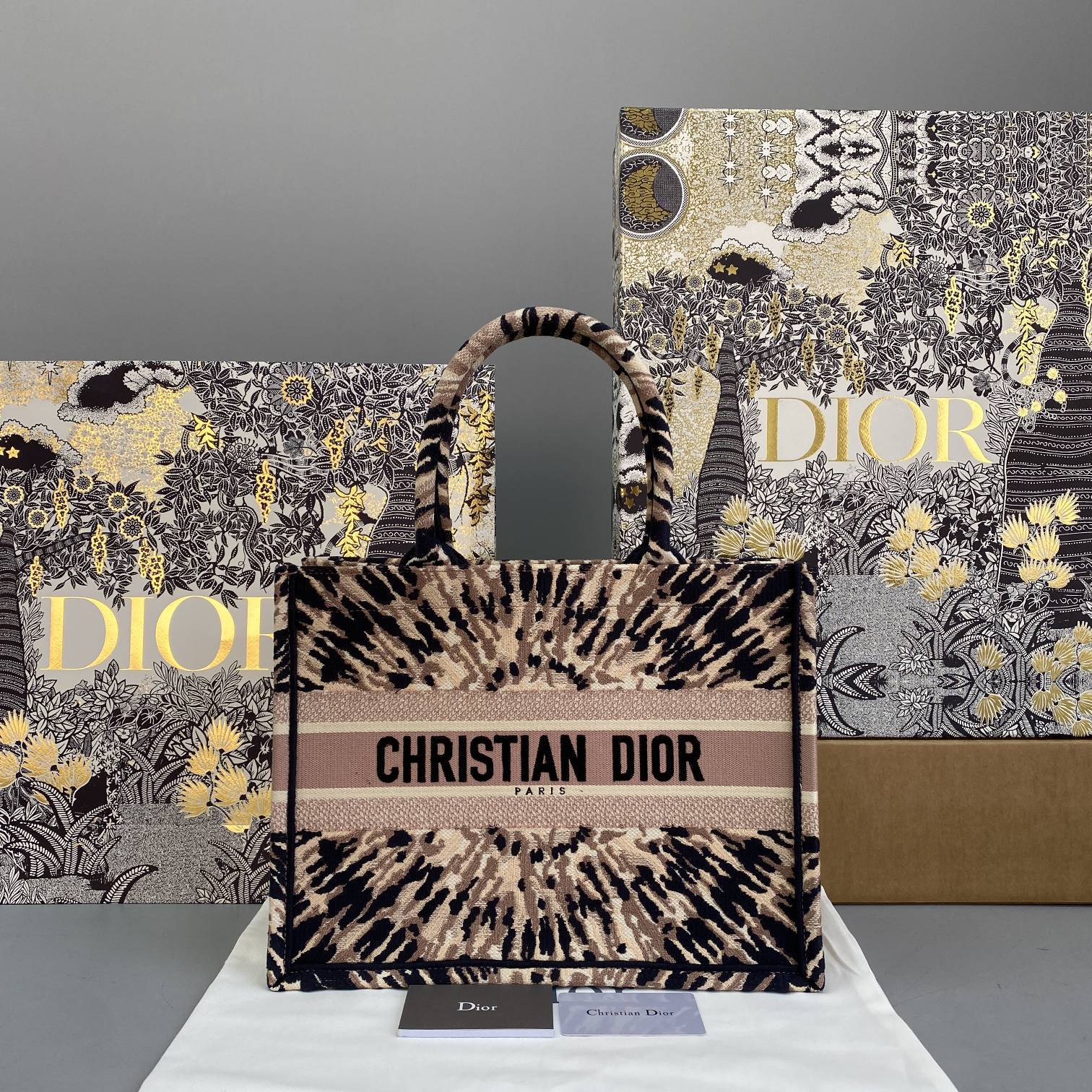 D*or small book tote-36.5cm
