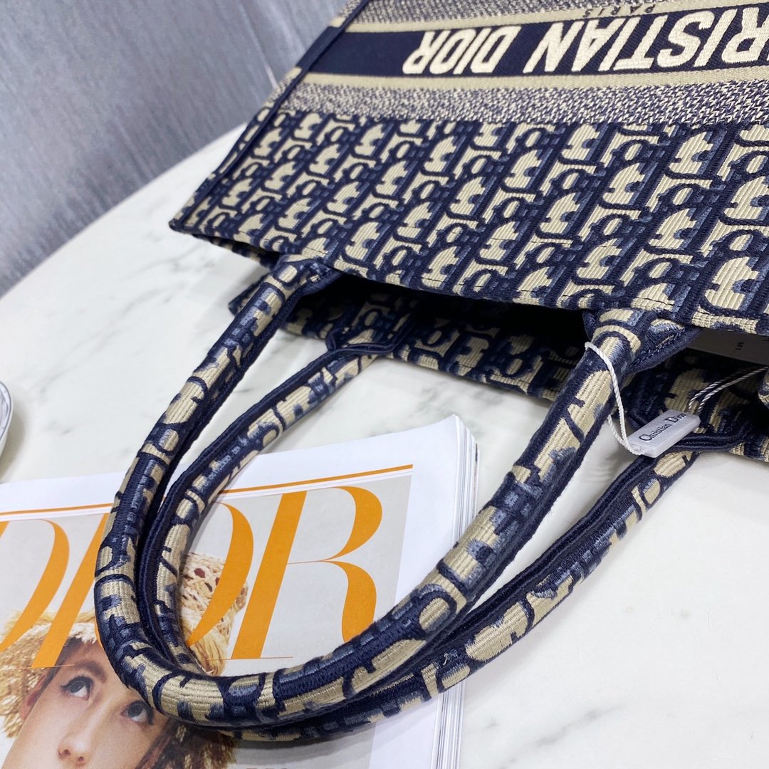 D*or small book tote-36.5cm