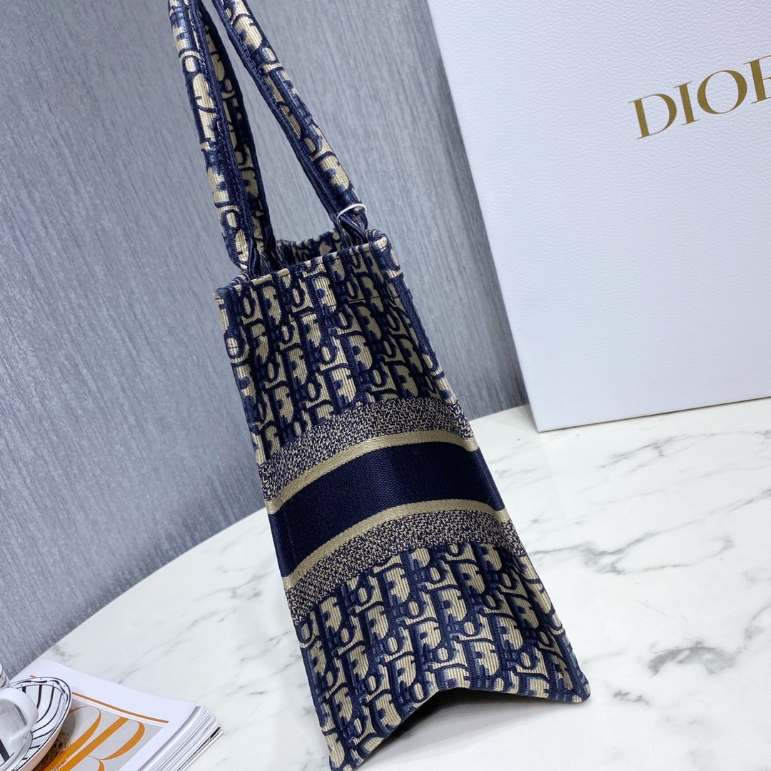 D*or small book tote-36.5cm