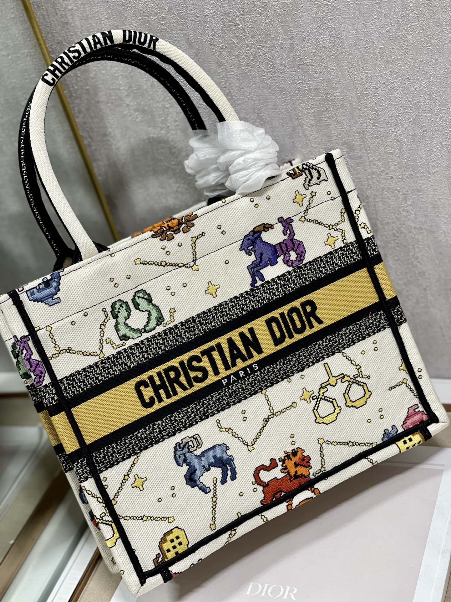 D*or small book tote-26*8*22cm