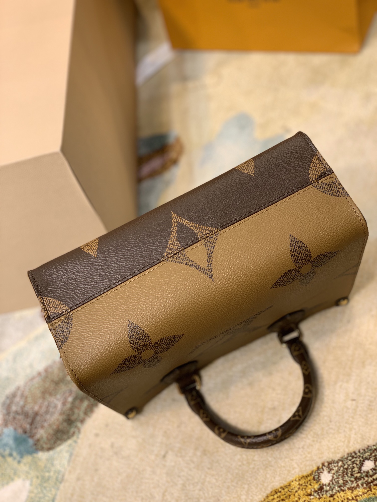 l0*is V*t0n mini onthego handbag-25*19*11.5cm