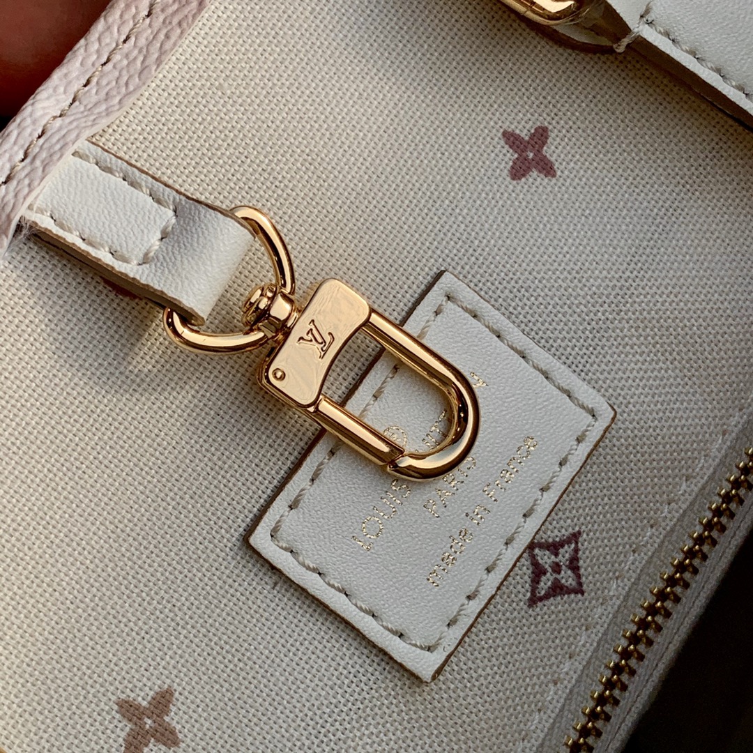 l0*is V*t0n onthego handbag-25*19*11.5 cm