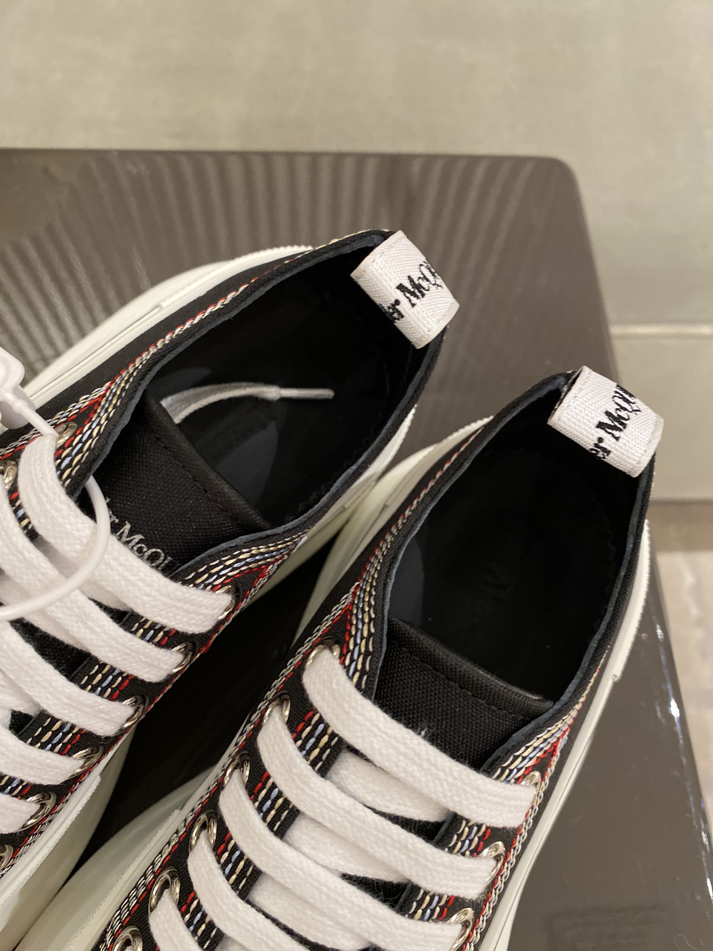 A1exa*der m*q*en sports shoes