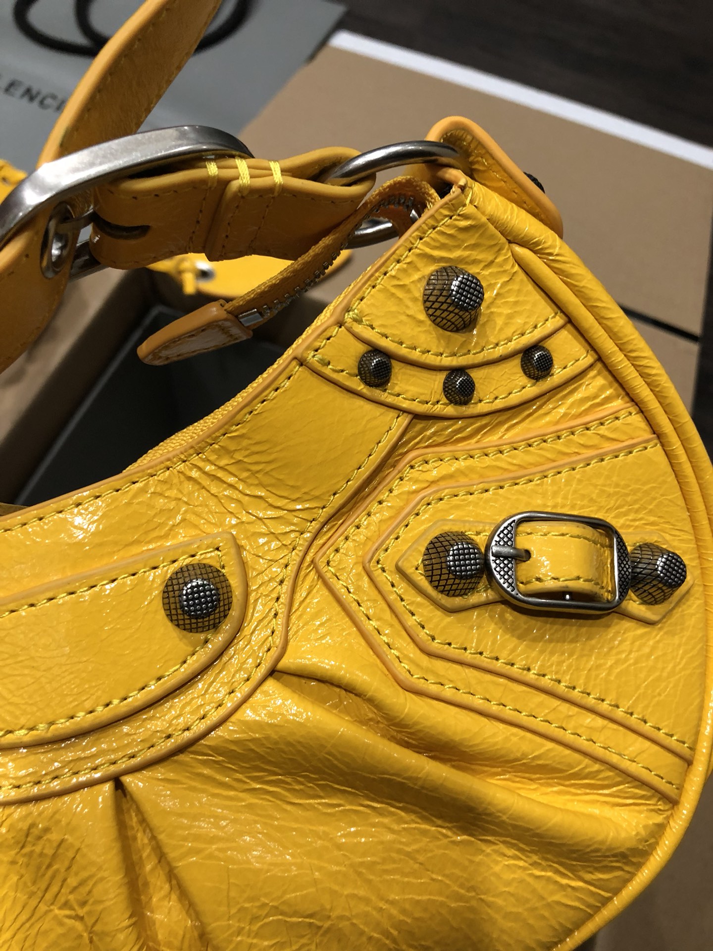 Balenciag Le Cagole Handbags-26*16*10CM
