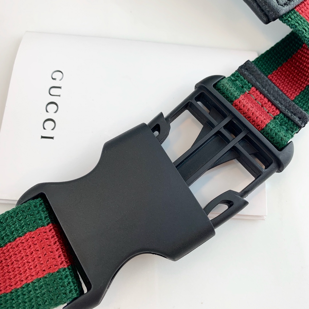 G*u*i waist bag-28×18×8cm