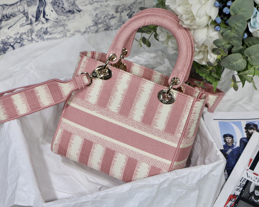 lady D*or bag-24*20*11cm
