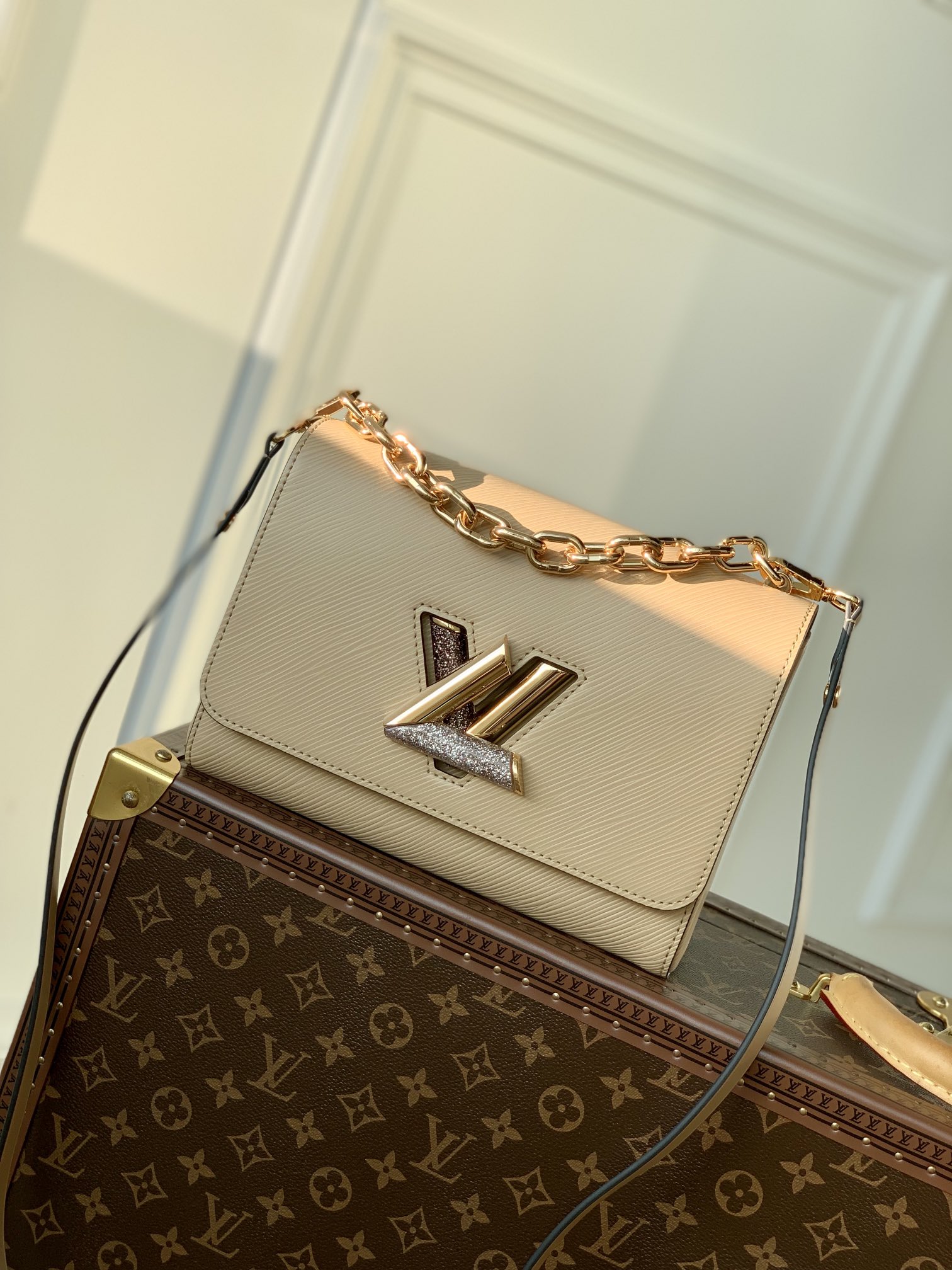 l0*is V*t0n twist mm-23*18*8cm