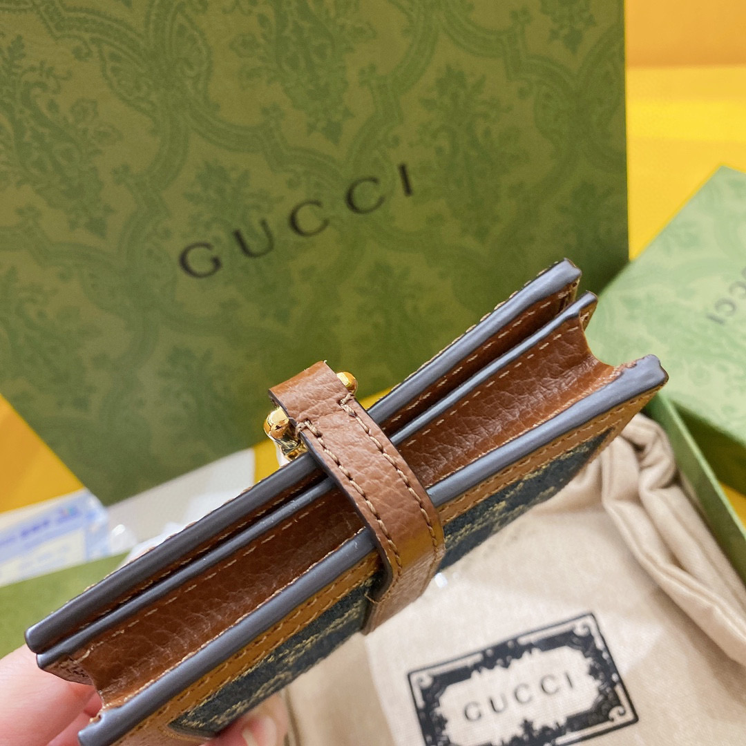 G*u*i wallet-9.5cm