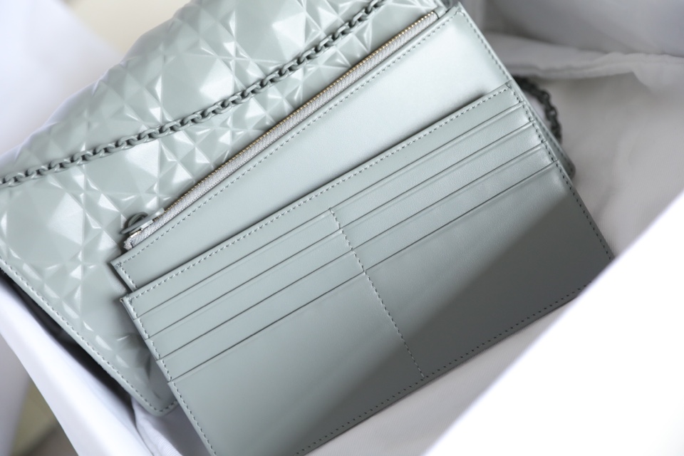 D*or wallet on chain-21.5*11.5*3cm