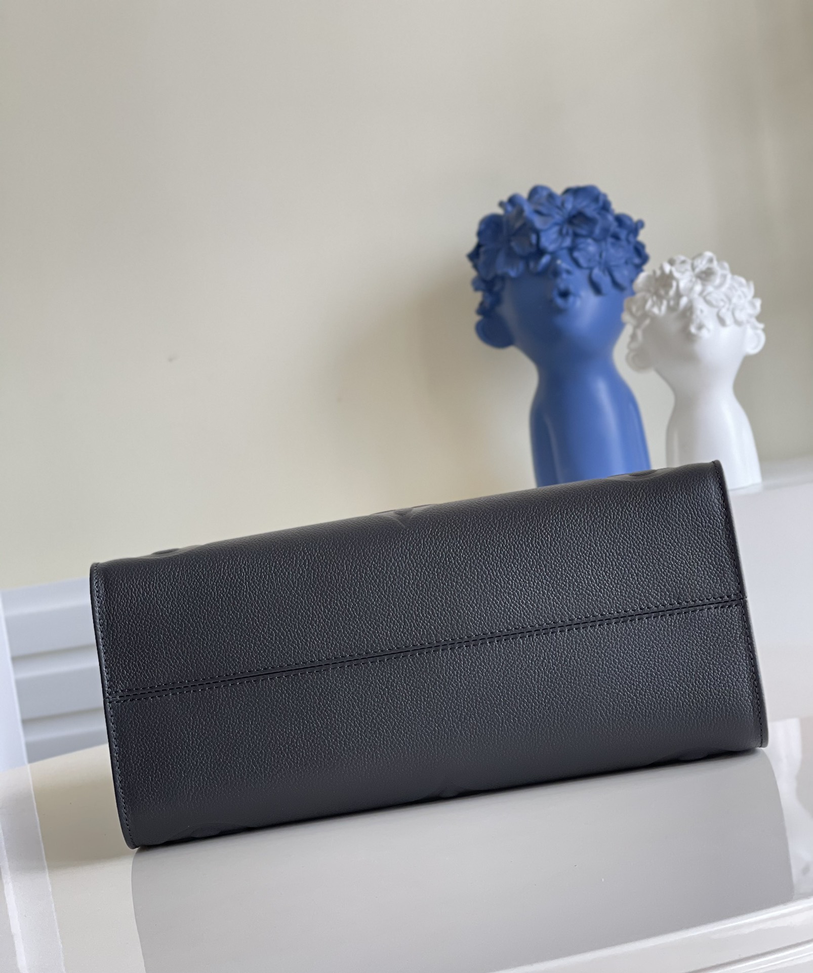 l0*is V*t0n onthego handbag-35*27*14cm