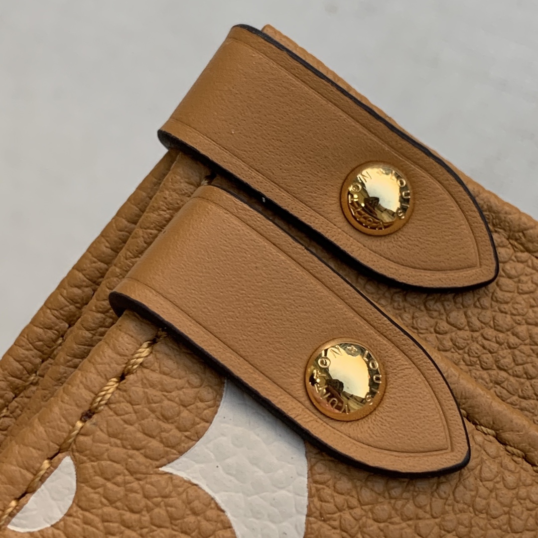 l0*is V*t0n by the pooll onthego handbag-35*27*14cm