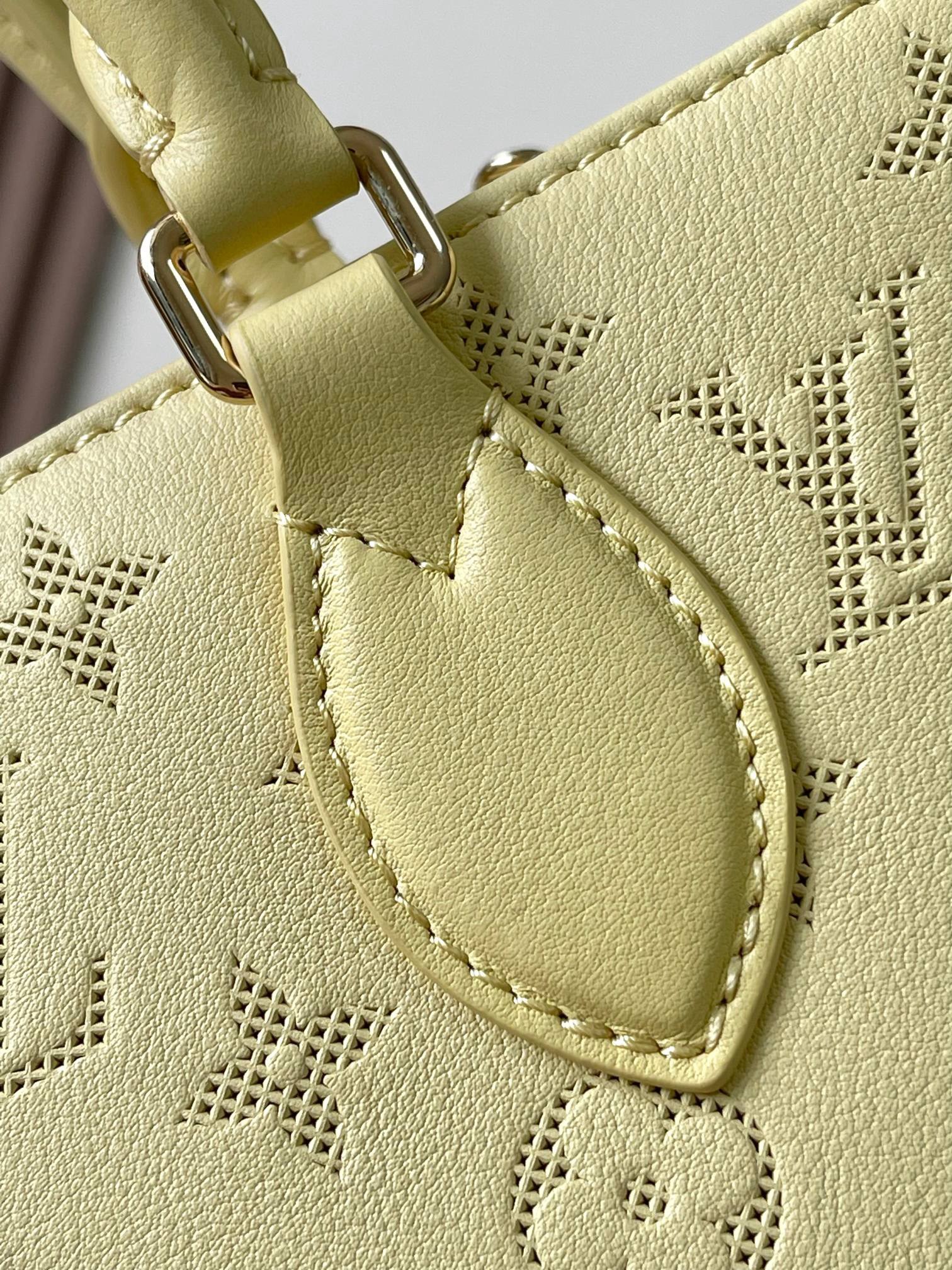 l0vis Vvtt0n onthego east west handbag-m23640-25*13*10cm