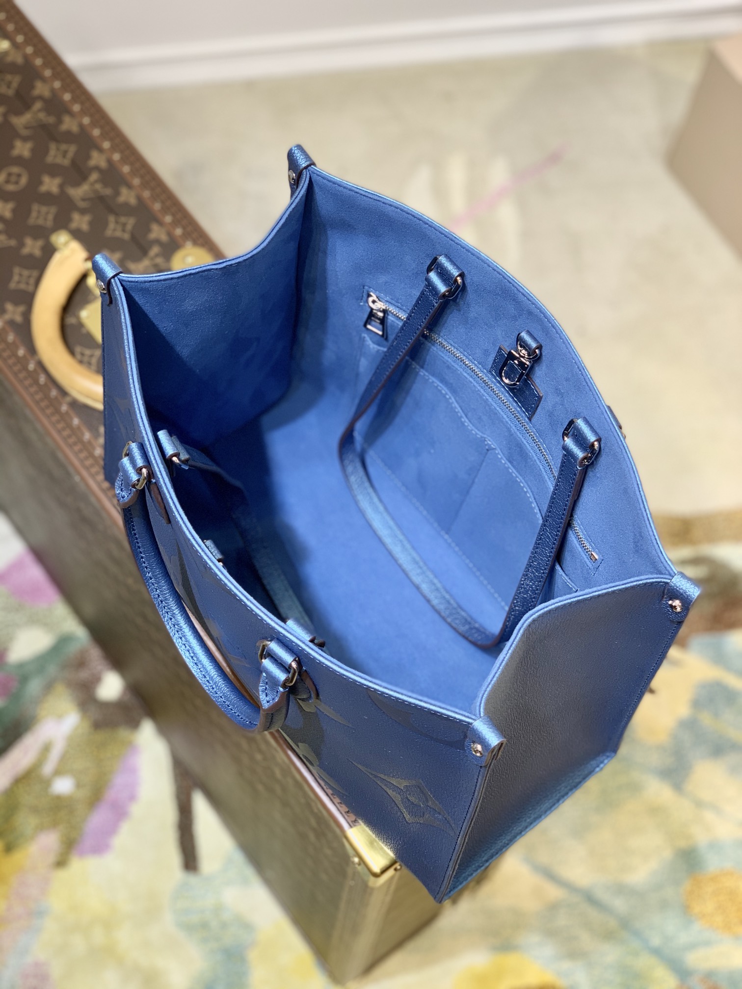 l0*is V*t0n onthego handbag-35*27*14cm