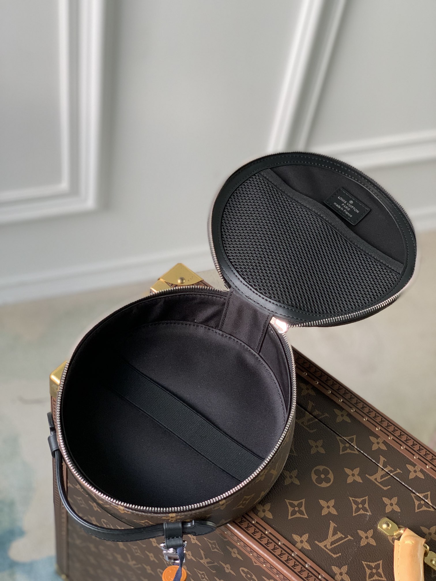 l0*is V*t0n audio case-20×20×7cm
