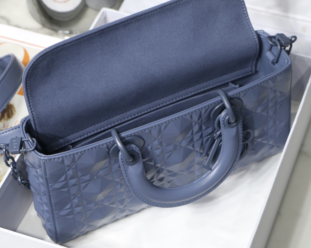 D*or lady bag-26 x 13.5 x 5 cm