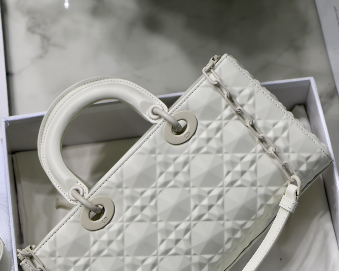 D*or lady bag-26 x 13.5 x 5 cm