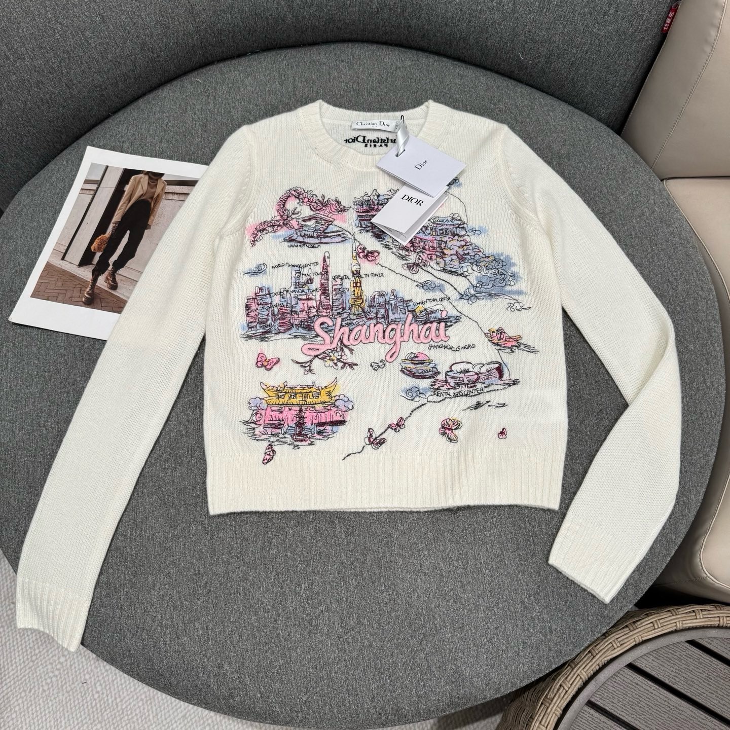 D10r souvenir embroidered sweater