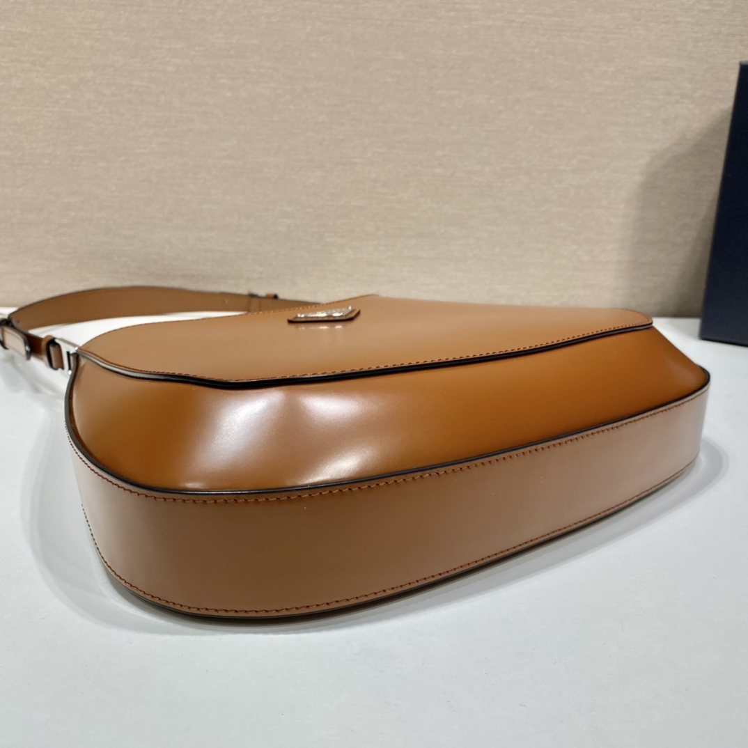 Pra*a cleo handbags-patent leather-30x18.5x4cm