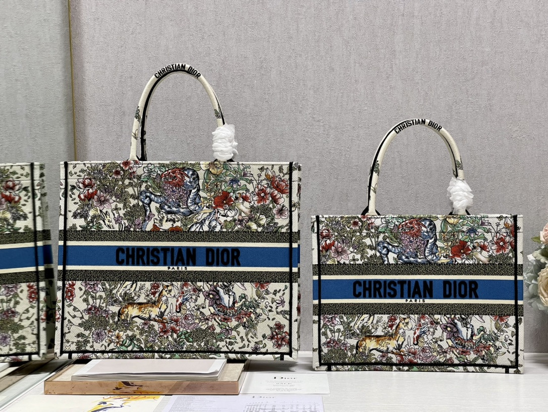 D*or book tote