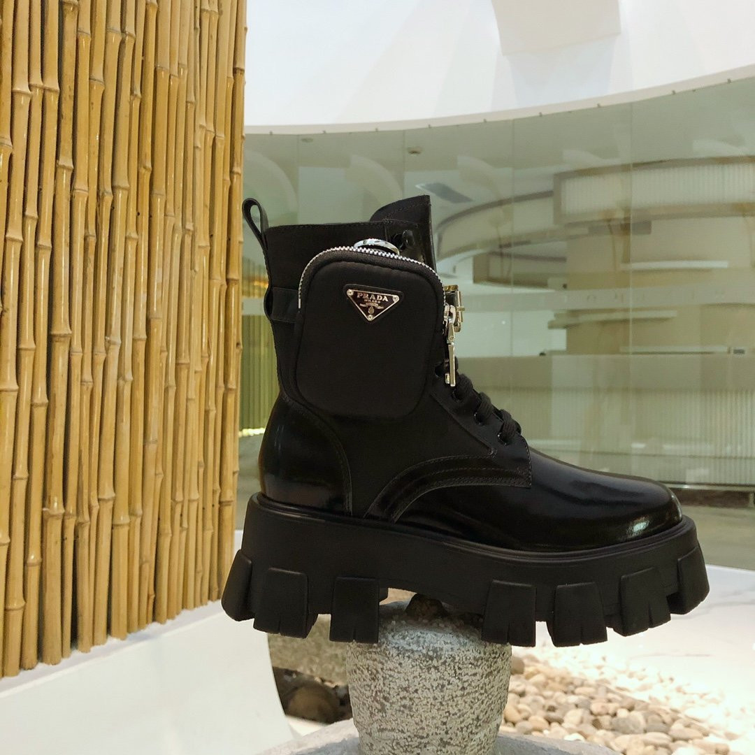 Pra*a 2020ss boots(shiny version)