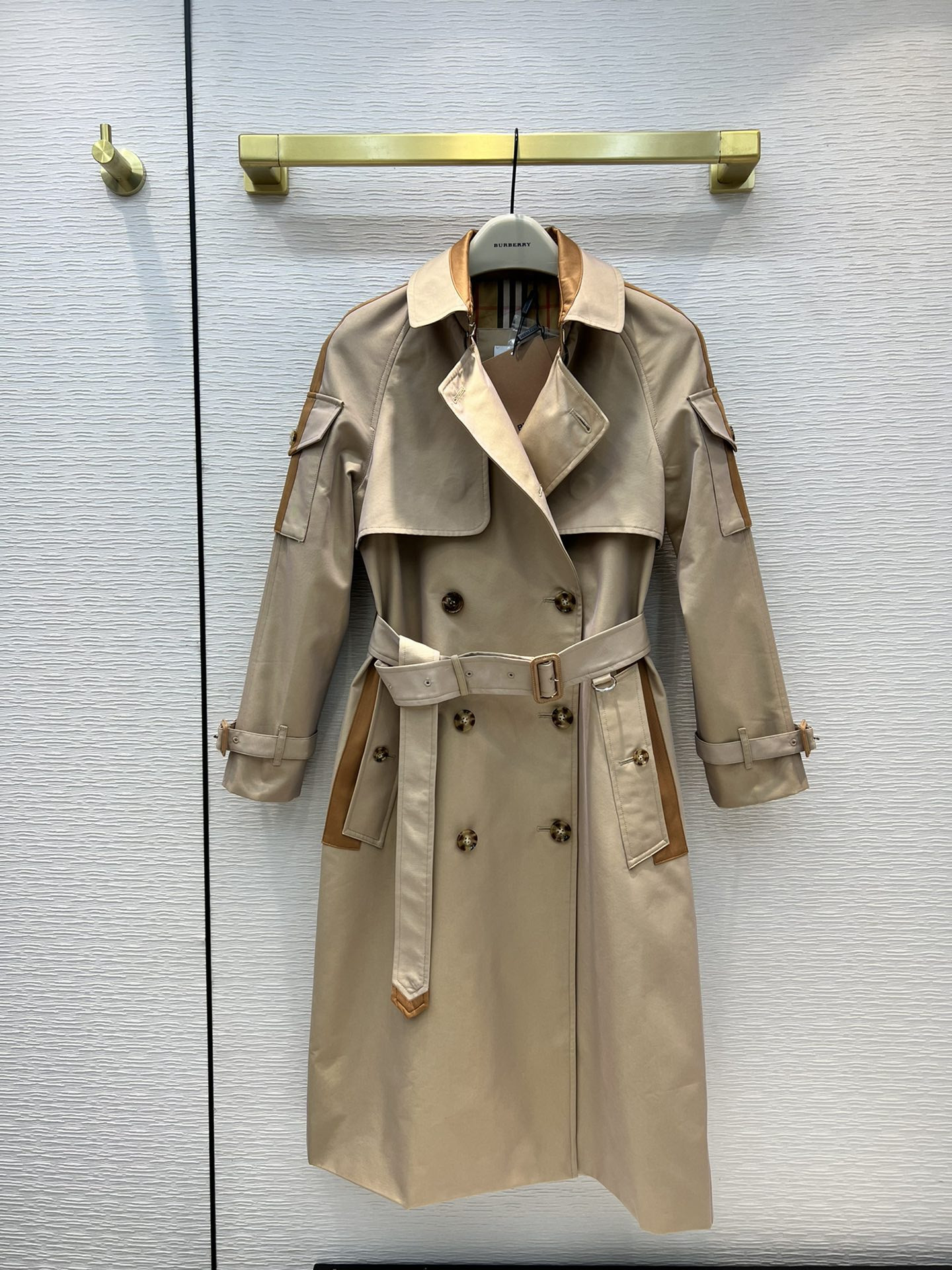 B**rry 2022ss windbreaker