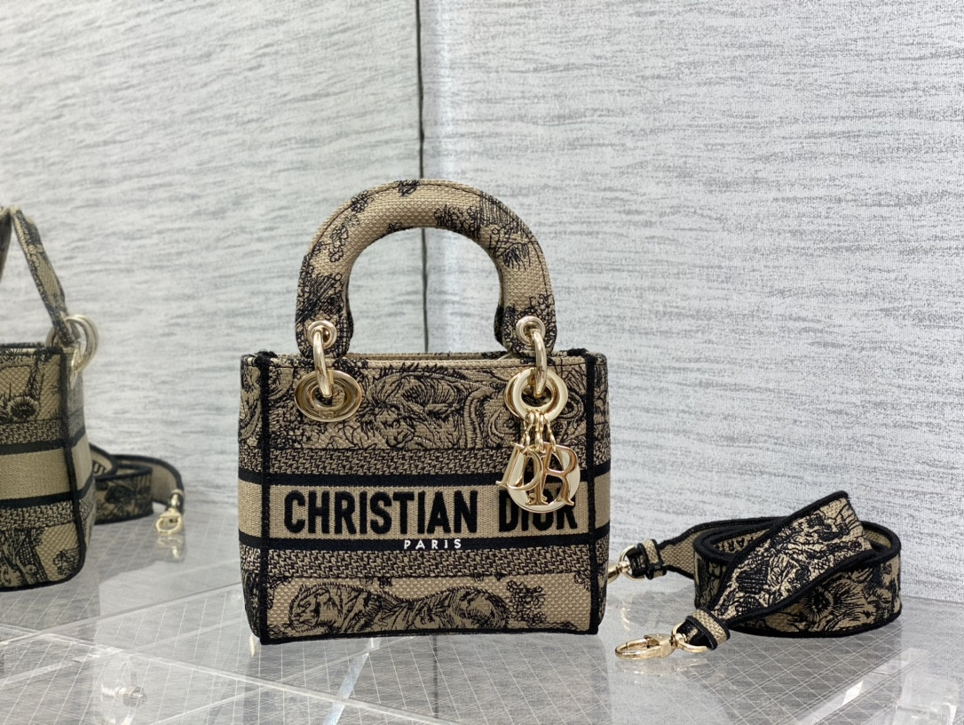 lady D*or-17*15*8cm