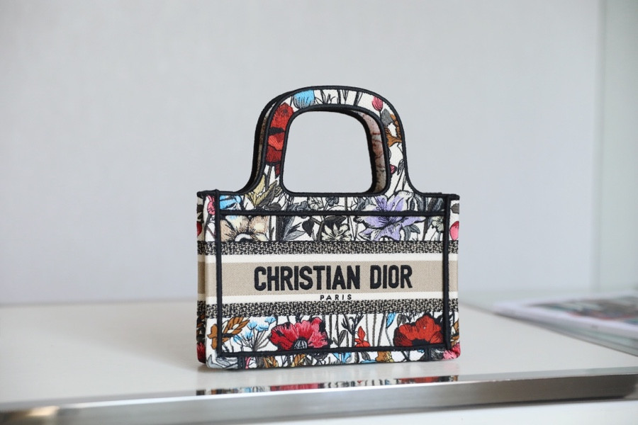 D*or mini book tote-23*17*7cm