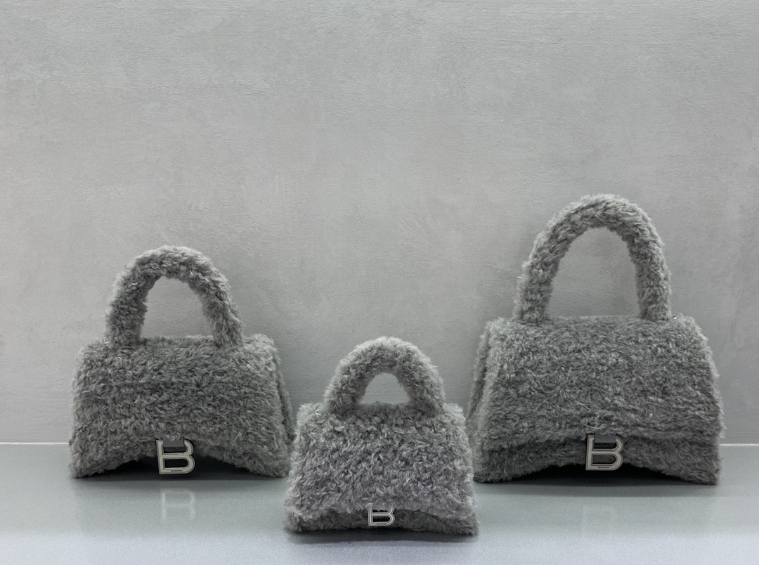 Ba*len*cia*ga hourglass bag