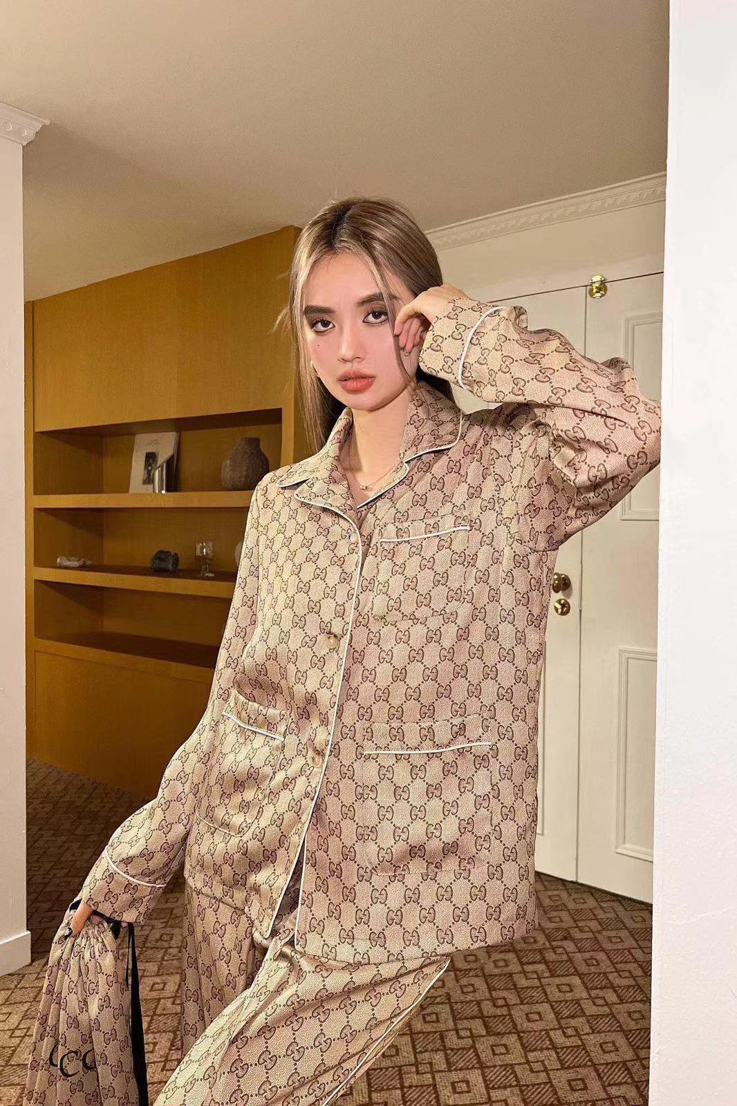 G*u*i sleepwear