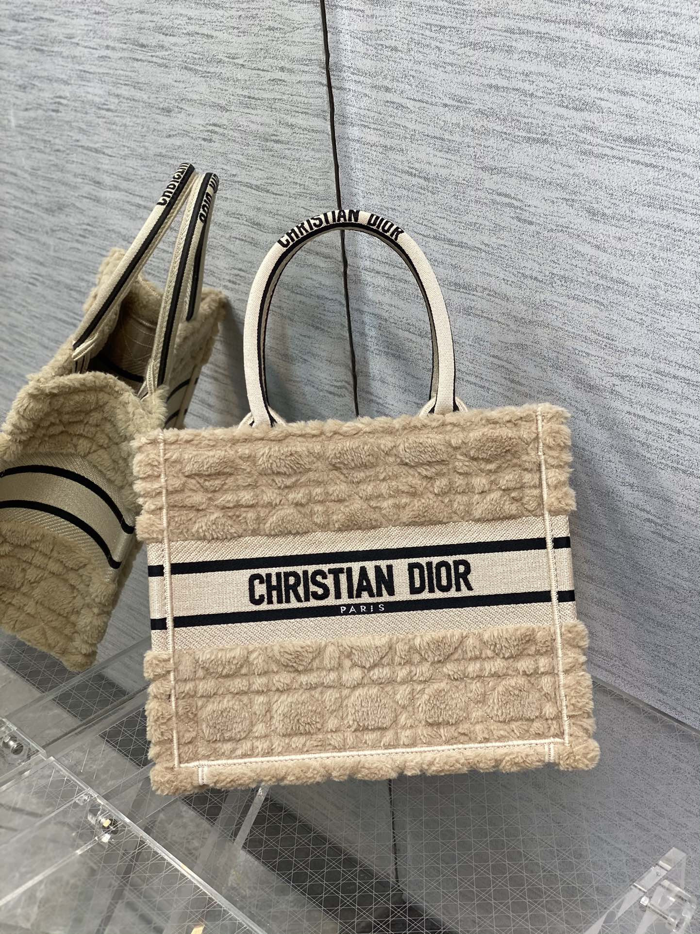 D*or small book tote-26*8*22cm