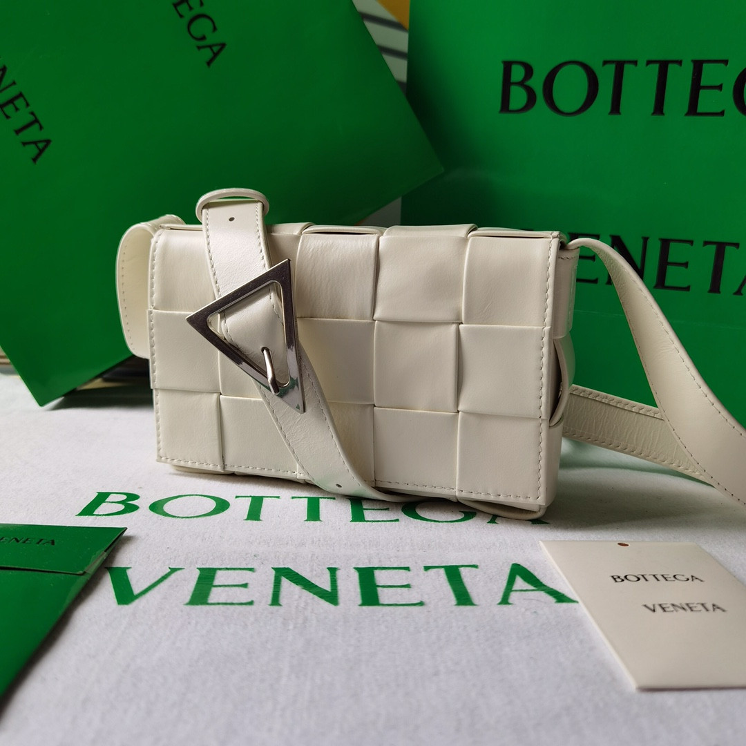 b0tte*a Ven*ta cassette bag-17.5x10.5x3.5cm