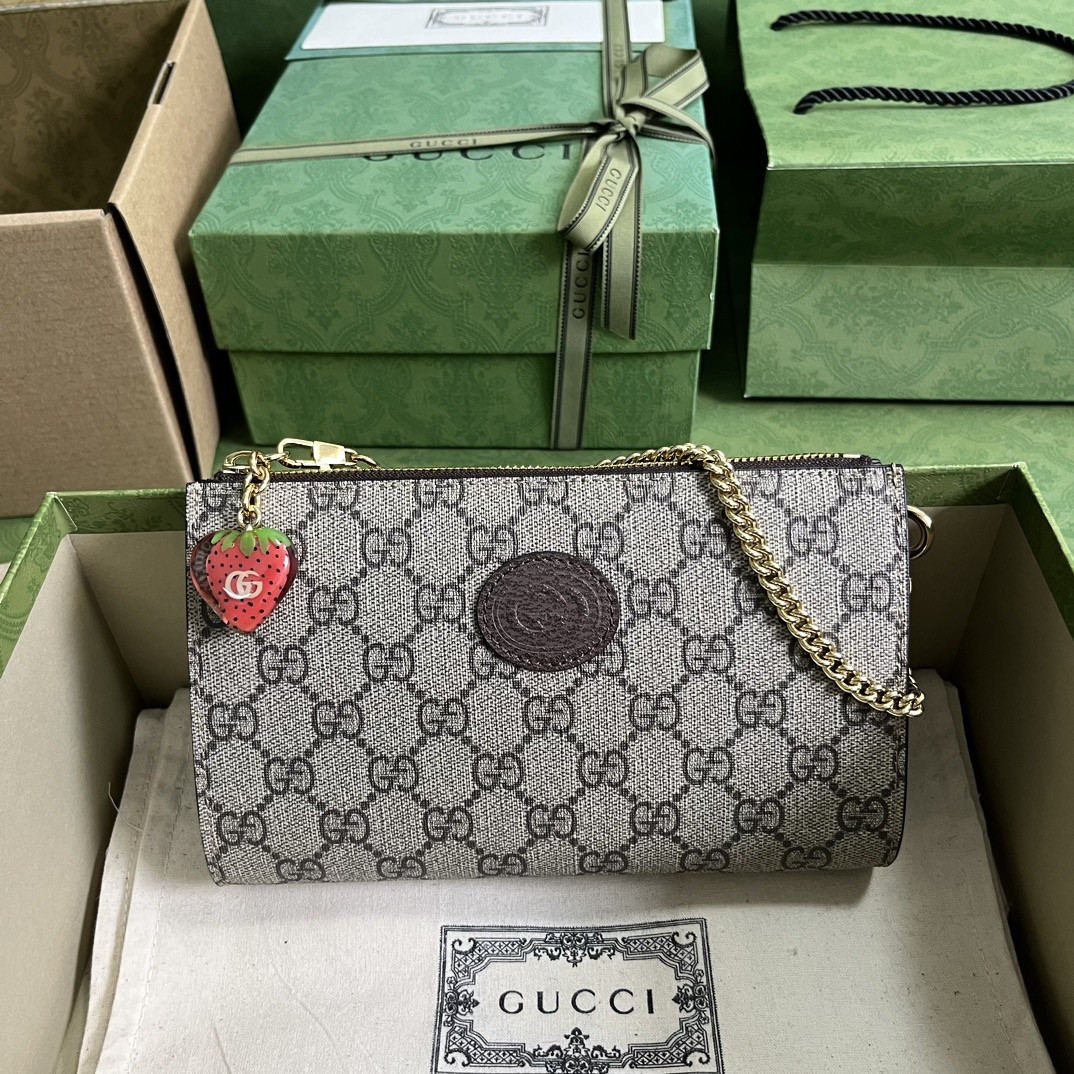 G*u*i strawberry wristlet bag-20*13.2*2cm
