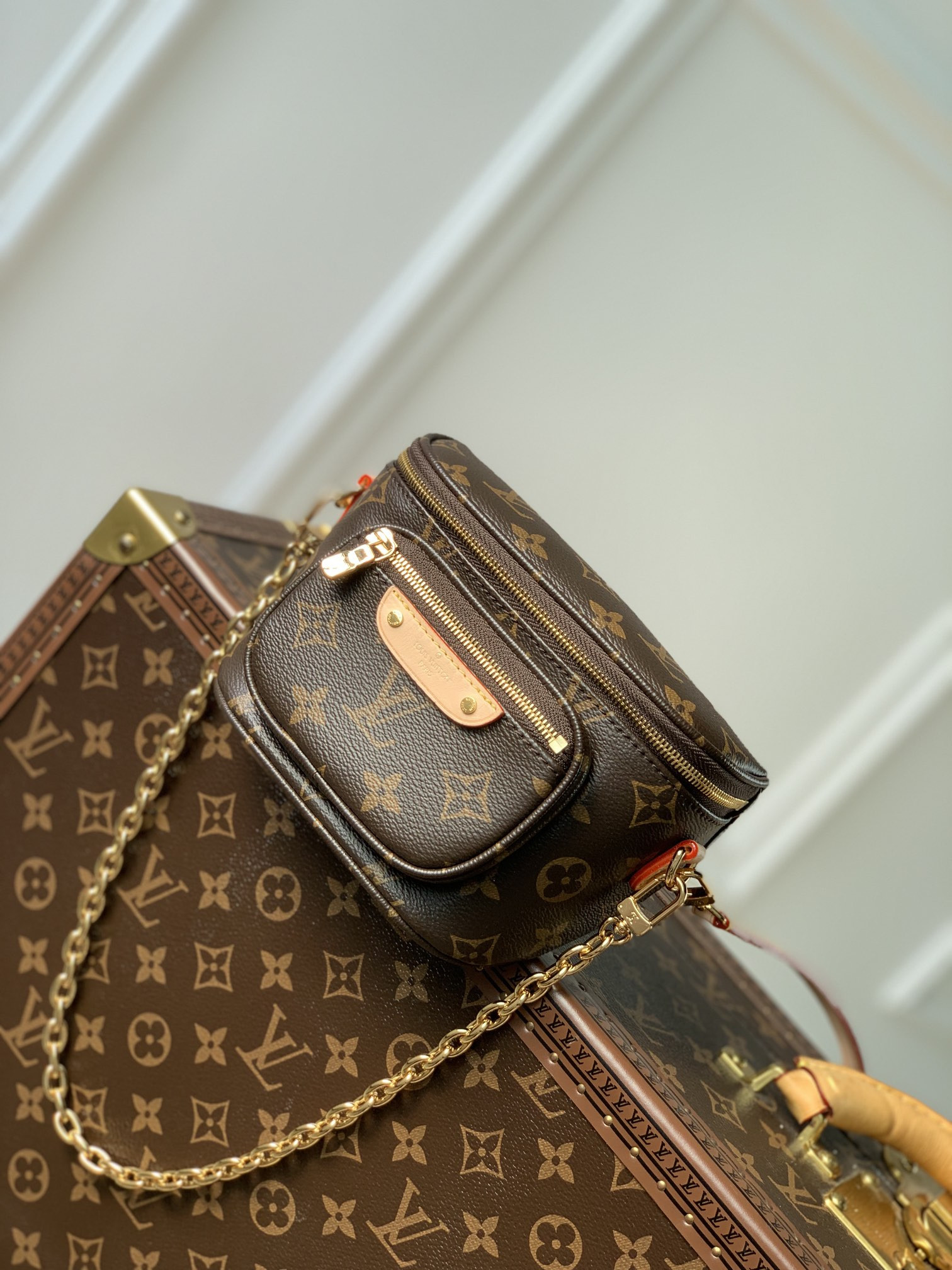 l0*is V*t0n mini bumbag-17 x 12 x 9.5cm