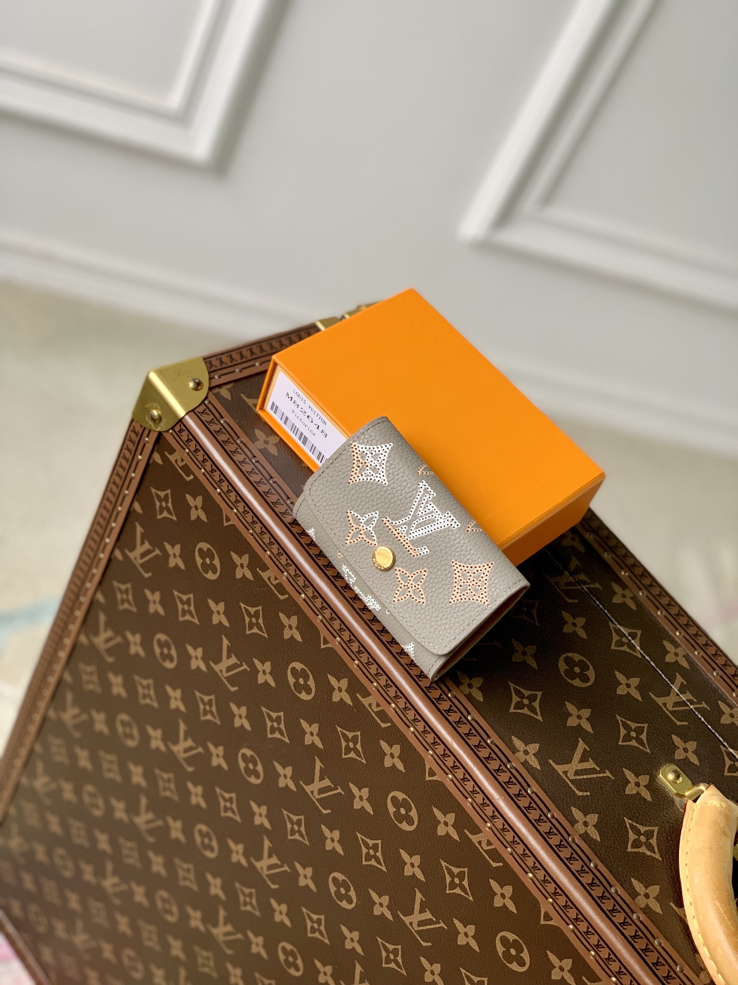 l0*is V*t0n wallet-10.5 x 5.5 x 1cm