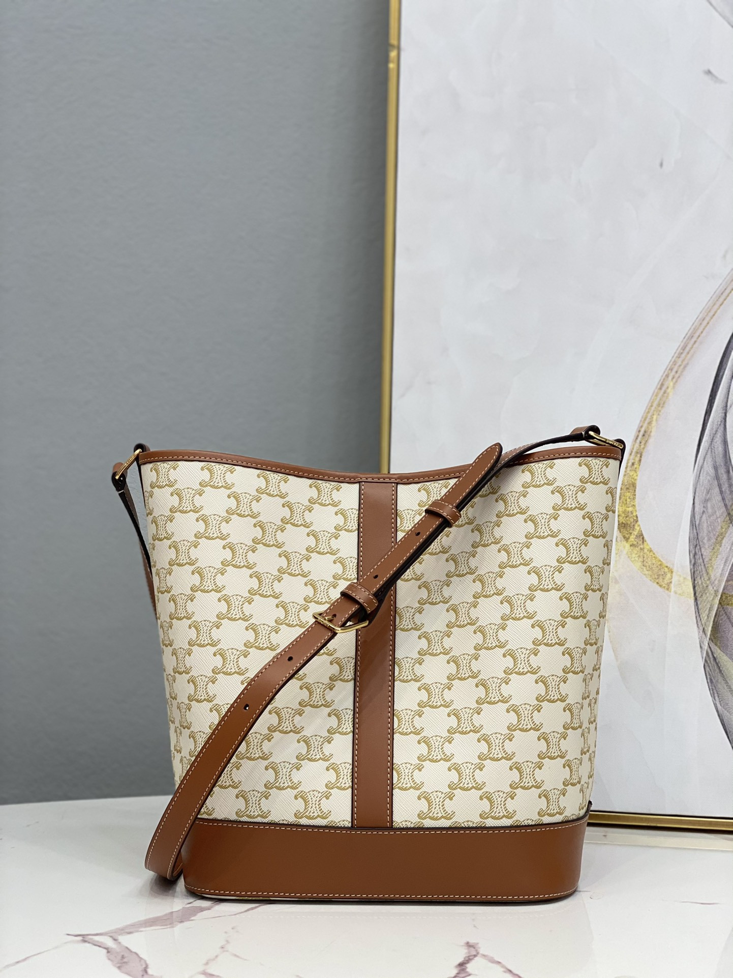 Ce**e triomphe bucket-33 x 27 x 17cm