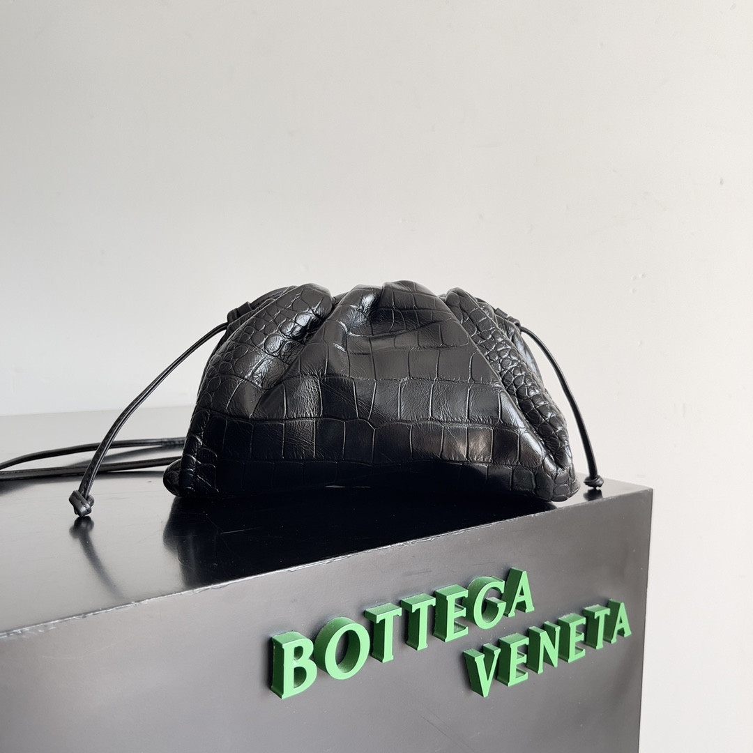 b0tte*a Ven*ta the pouch bag-23*15*5cm